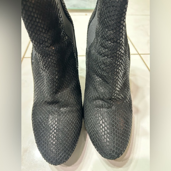 Jimmy Choo Ankle boots / Black / Snake Print / Size 39.5 IT - Picture 2 of 16